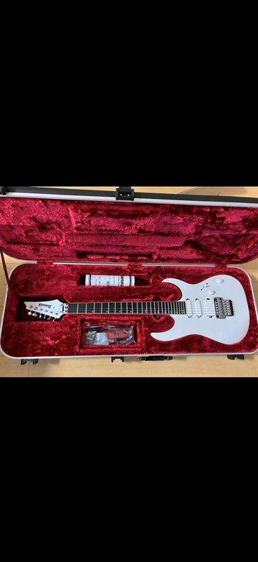 Ibanez RG5440C-PWの画像